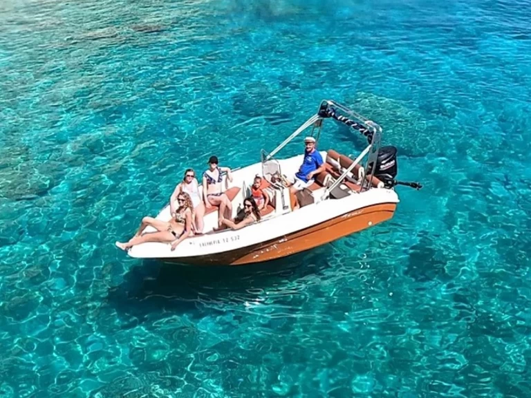 Hire Motorboat with or without skipper Nireus Psarou