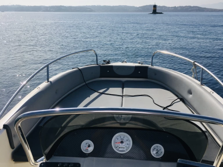 Hire Motorboat Eolo with a boat licence
