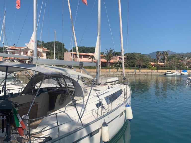 Sailboat to hire Milazzo at the best price