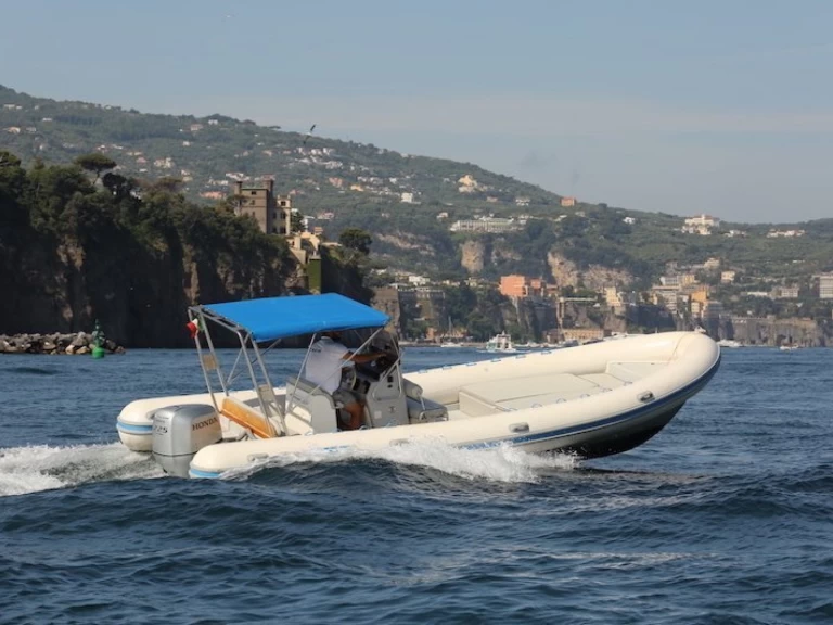 Motorboat to hire Sorrento at the best price
