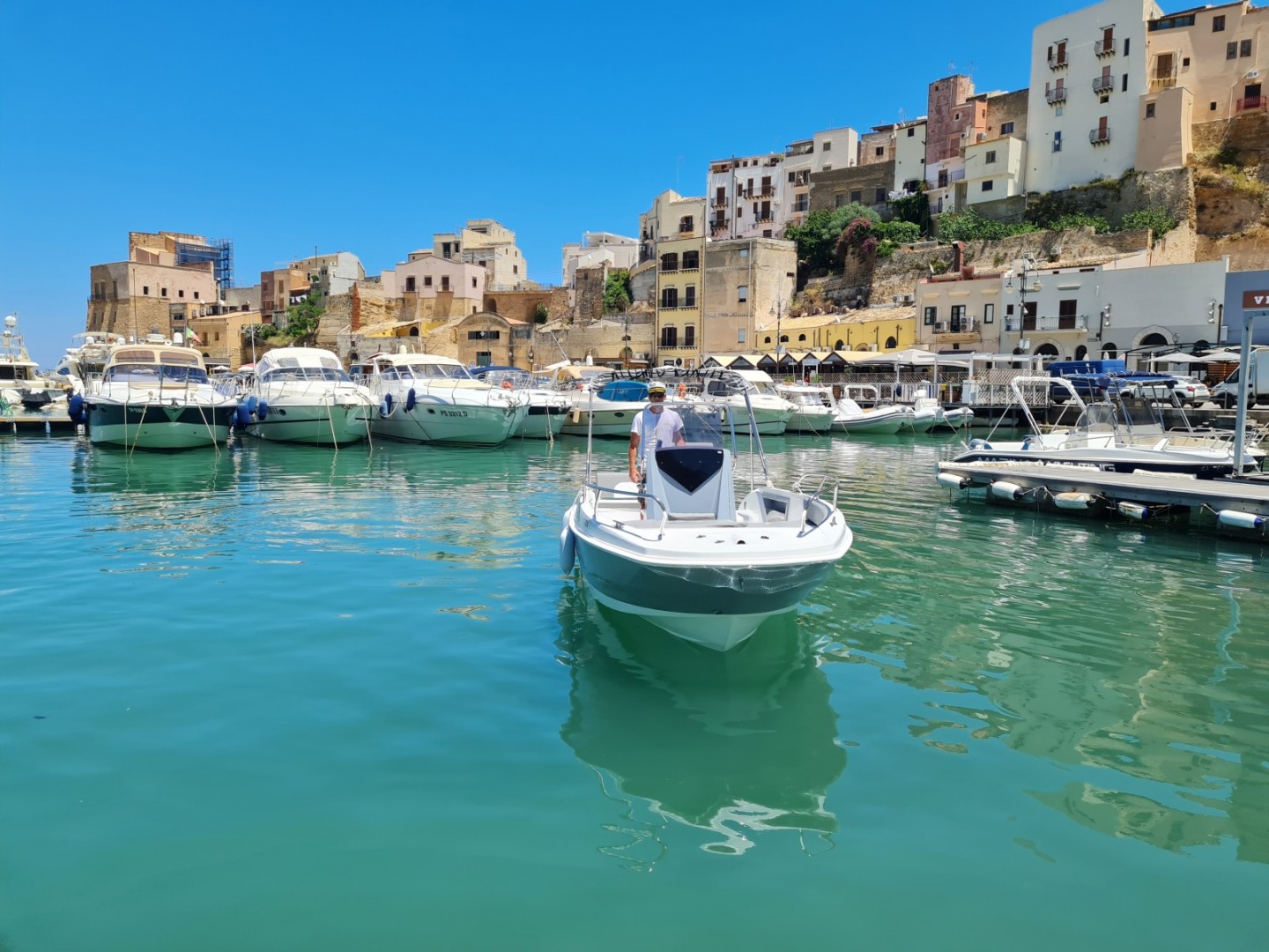 Hire a Motorboat Barqa Q20 in Castellammare del Golfo (Barqa q20 004 ...