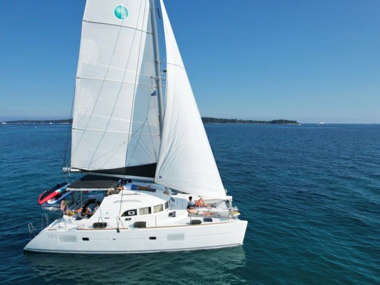 Yacht charter Cannes - Lagoon Lagoon 380 on SamBoat