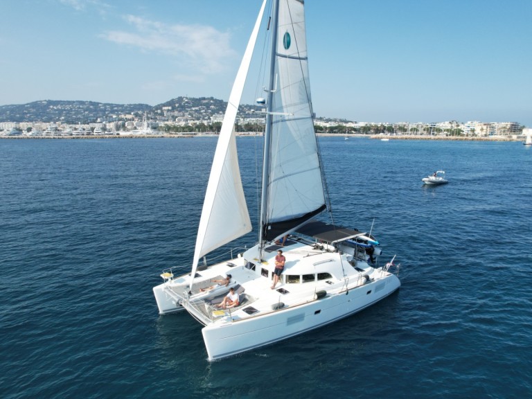 Yacht hire Cannes cheap Lagoon 380
