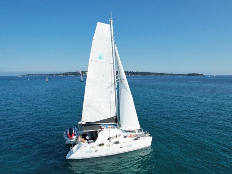 Hire Catamaran with or without skipper Lagoon Cannes