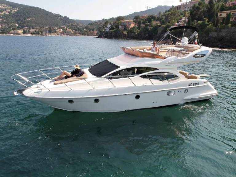 Yacht charter Mandelieu-la-Napoule - Azimut Azimut 43 Fly on SamBoat