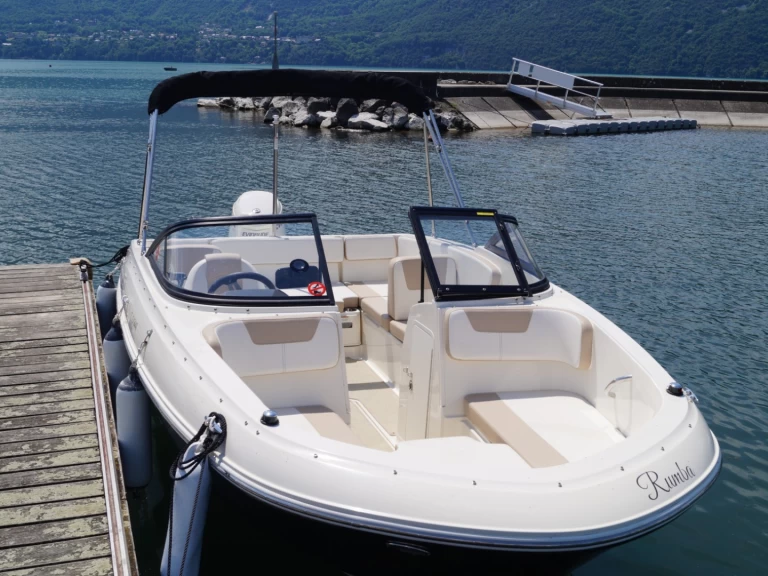 Charter a Bayliner VR4OE in Chindrieux on Samboat