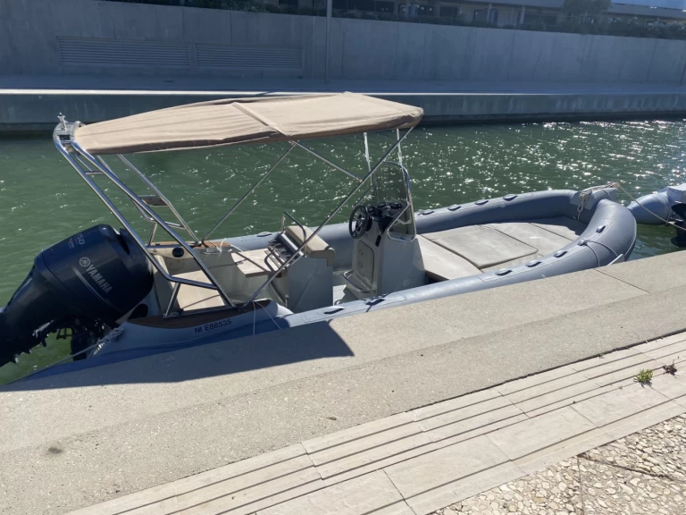 Yacht charter Fréjus - Capelli Tempest 650 on SamBoat