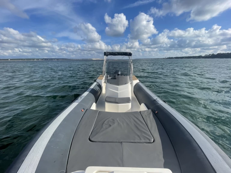 Charter a Capelli Capelli 700 Sun in Grand Piquey on Samboat