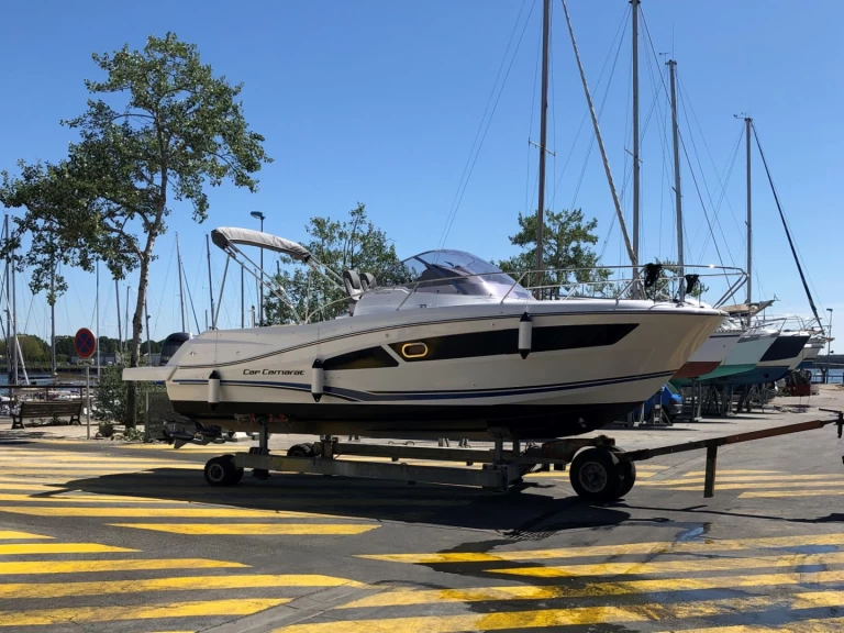 Motorboat to hire Larmor-Plage at the best price