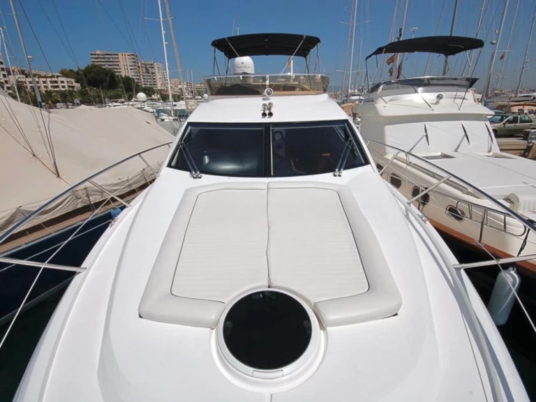 Luxury Yacht hire in Cannes - Sunseeker Manhattan 52