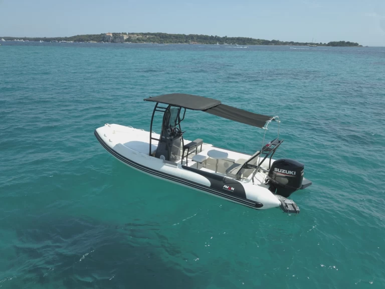 Hire RIB Avon with a boat licence