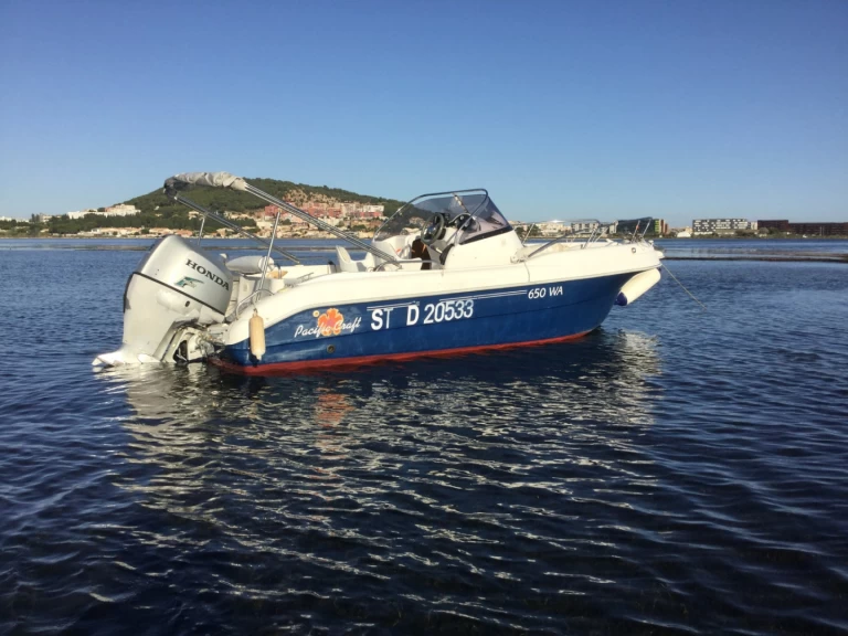 Hire Motorboat with or without skipper Pacific Craft Sète