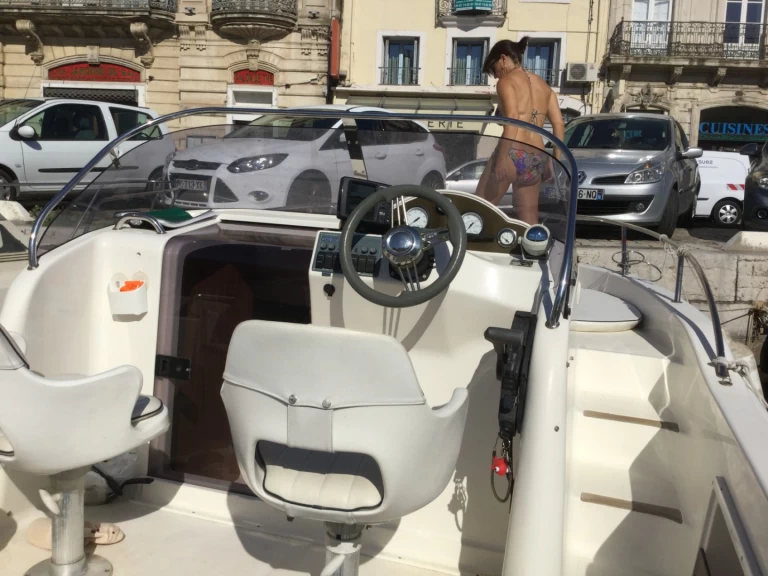 Motorboat to hire Sète at the best price