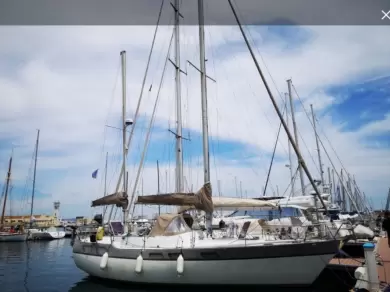 Wauquiez Amphora charter bareboat or skippered in  Sète