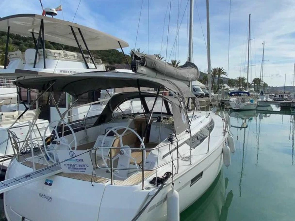 Hire Sailboat with or without skipper Bavaria Getxo