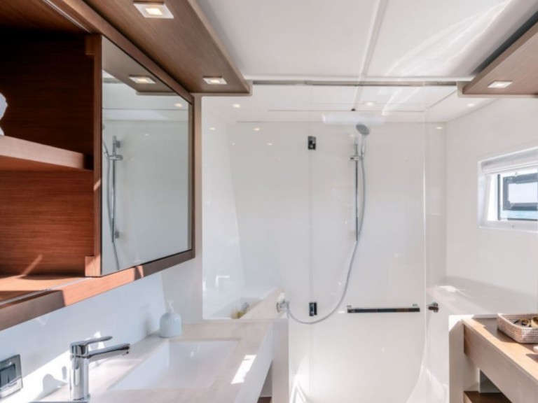 Hire Catamaran with or without skipper Lagoon Mahé