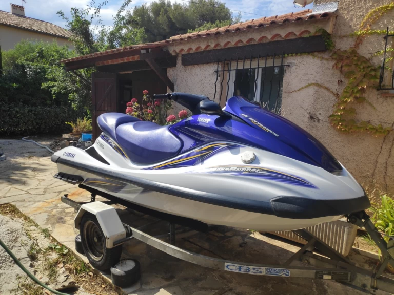 Charter a Yamaha Fx 160 in Six-Fours-les-Plages on Samboat