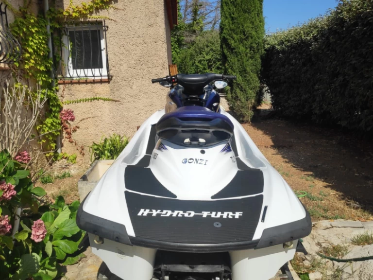 Yamaha Fx 160 charter bareboat or skippered in  Six-Fours-les-Plages