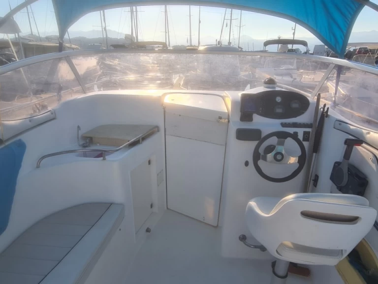 Hire Motorboat Saver with a boat licence