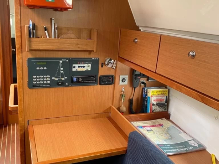 Yacht charter Lelystad - Bavaria Cruiser 36 on SamBoat