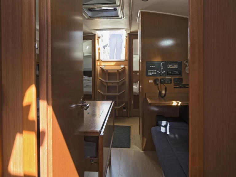 Yacht hire Lidingö cheap Cruiser 36