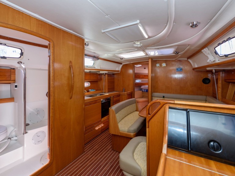 Yacht hire Trogir cheap Bavaria 39 Cruiser