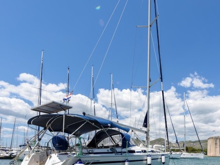 Charter a Bavaria Bavaria 40 Cruiser in Trogir on Samboat