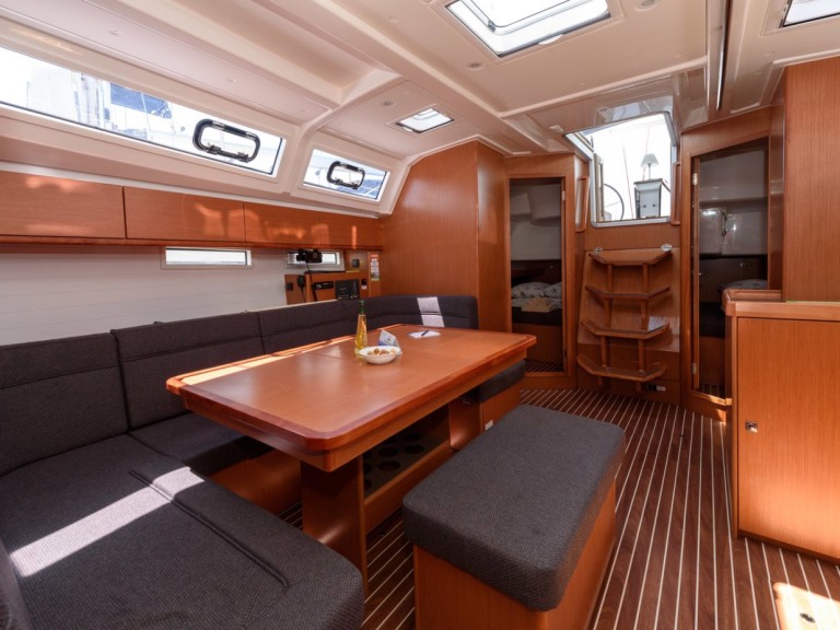 Sailboat hire in Trogir - Bavaria Cruiser 46