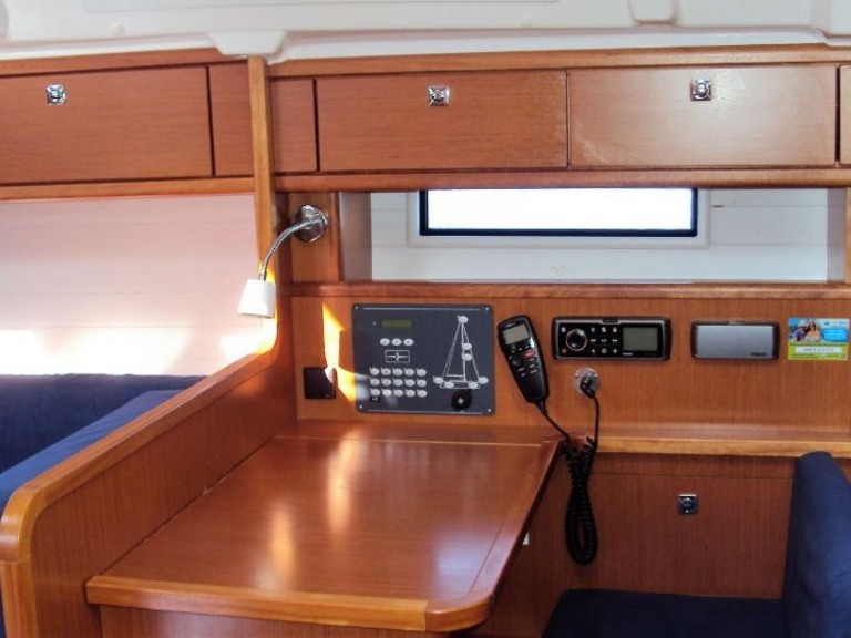 Sailboat hire in Pula - Bavaria Cruiser 41