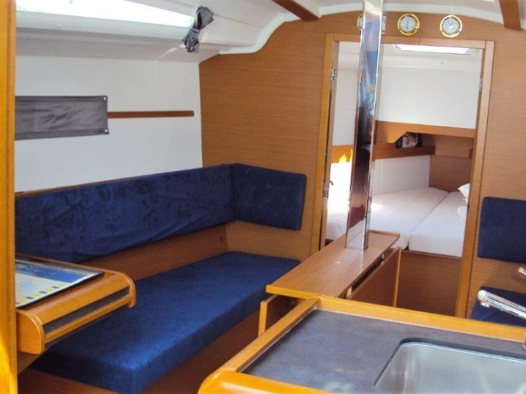 Sailboat to hire Pula at the best price