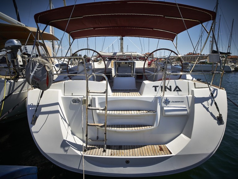 Charter a Jeanneau Jeanneau 53 in Biograd na Moru on Samboat