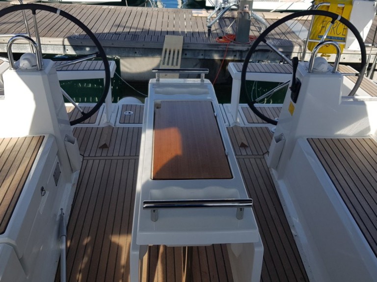 Sailboat hire in Biograd na Moru - Bénéteau Oceanis 38.1