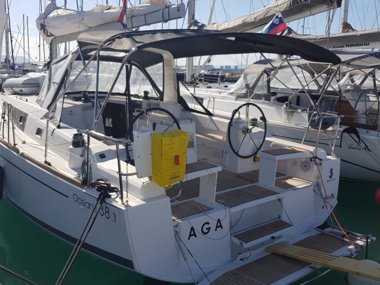 Charter a Bénéteau Oceanis 38.1 in Biograd na Moru on Samboat