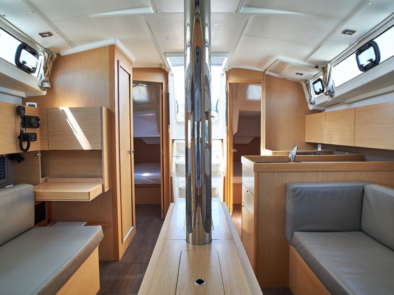 Yacht charter Biograd na Moru - Bénéteau Oceanis 38.1 on SamBoat