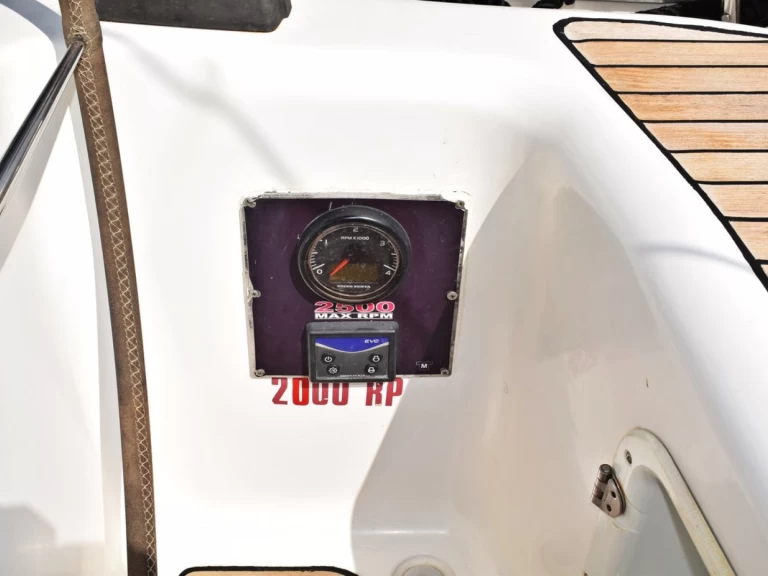 Charter a Bavaria Cruiser 46 in Kaštela on Samboat