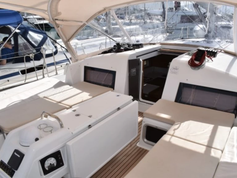 Sailboat to hire Kaštela at the best price