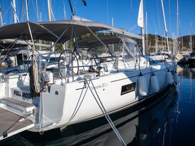 Sailboat to hire Primošten at the best price