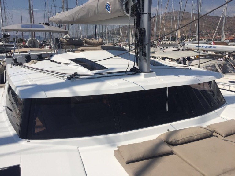 Hire Catamaran with or without skipper Fountaine Pajot Rogoznica