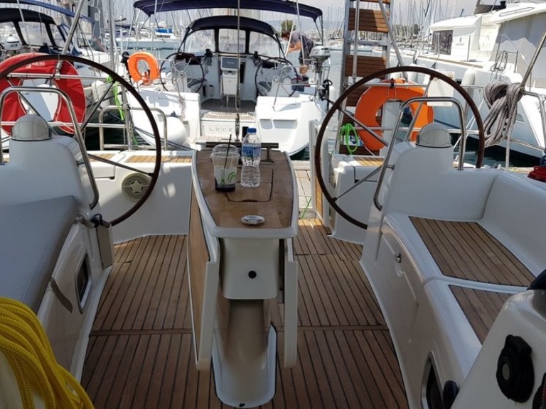 Hire Sailboat Bénéteau with a boat licence