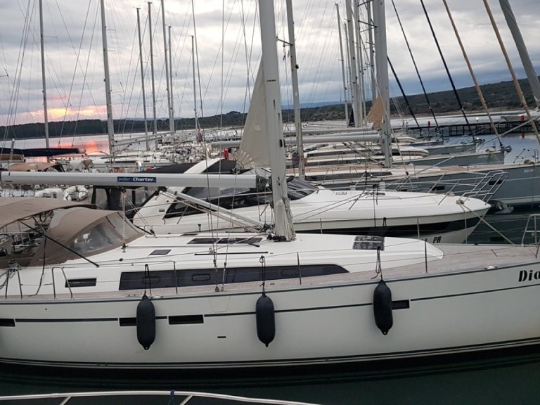Sailboat hire in Punat - Bavaria Cruiser 46