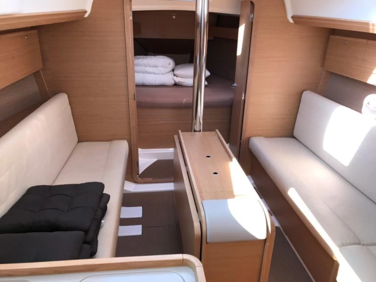 Sailboat hire in Punat - Dufour Dufour 350 Grand Large