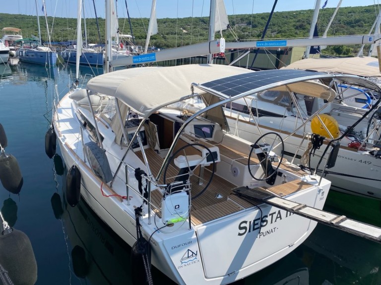 Charter a Dufour Dufour 360 Grand Large in Punat on Samboat