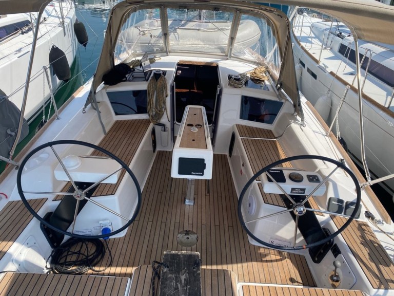 Hire Sailboat with or without skipper Dufour Punat