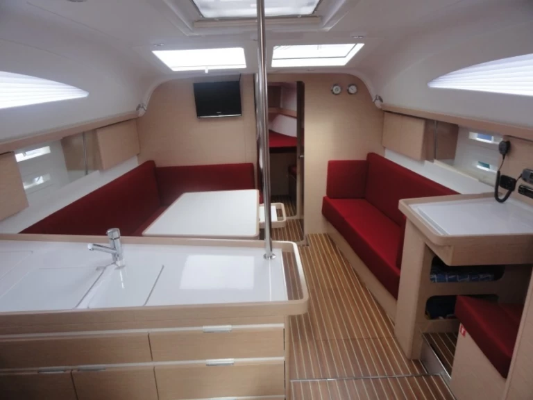 Hire Sailboat Elan with a boat licence