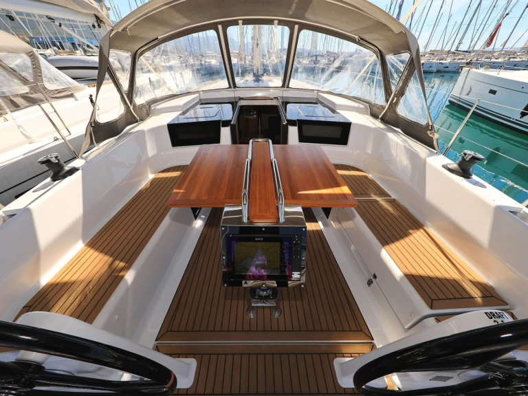 Hire Sailboat with or without skipper Hanse Kaštela