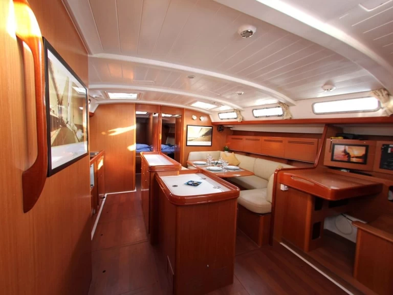 Yacht hire Alimos cheap Cyclades 50.5