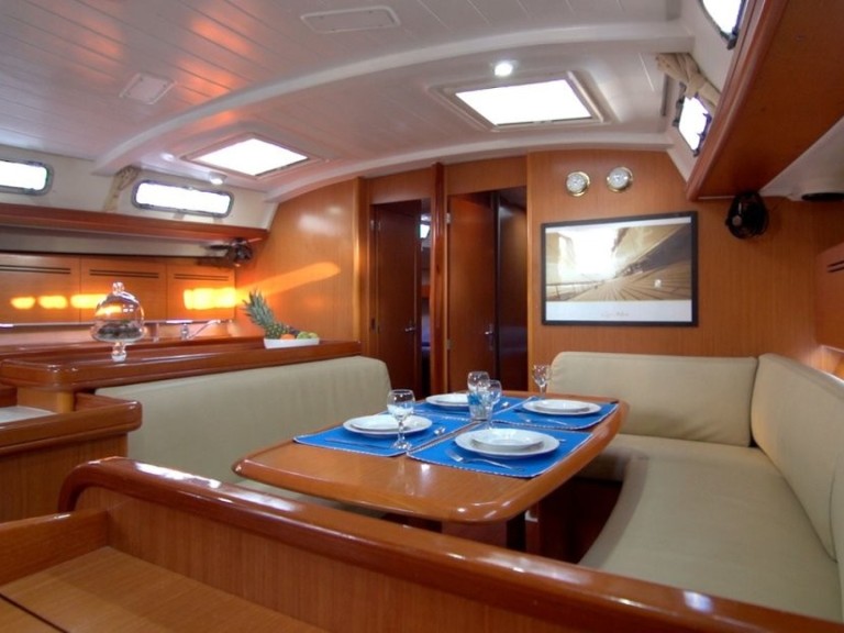 Yacht charter Alimos - Bénéteau Cyclades 50.5 on SamBoat