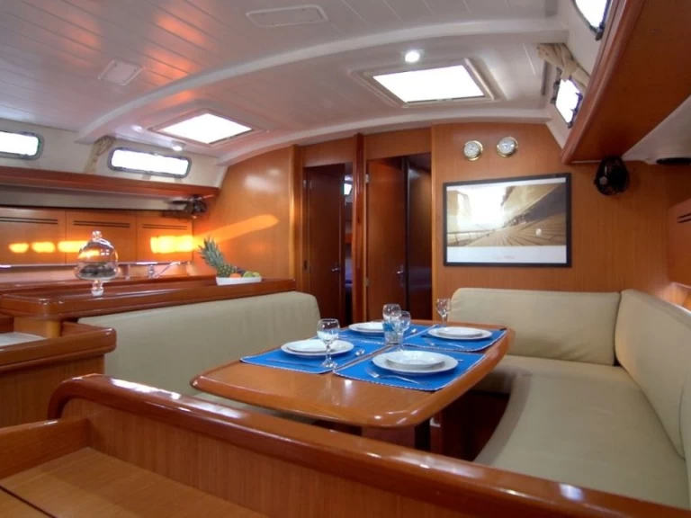 Yacht charter Alimos - Bénéteau Cyclades 50.5 on SamBoat