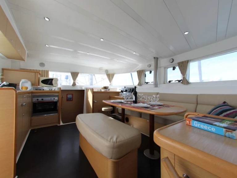 Hire a Lagoon Lagoon 420 Alimos