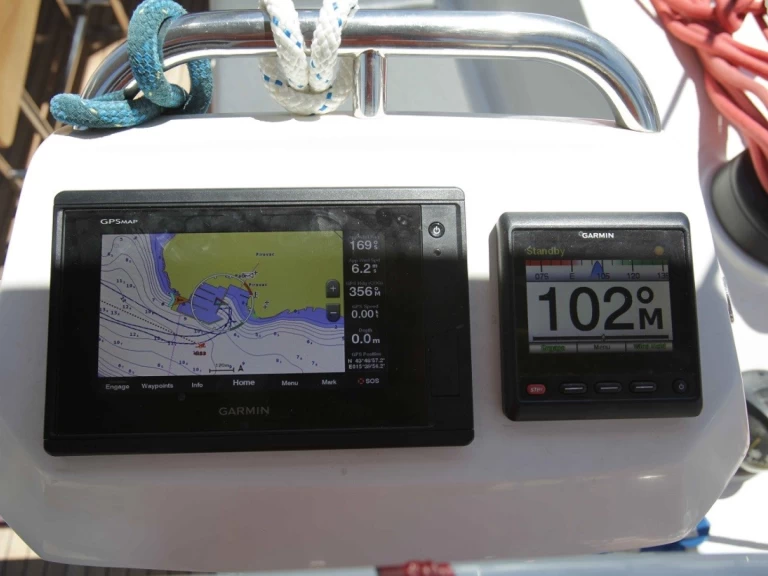 Hire Sailboat Bavaria with a boat licence